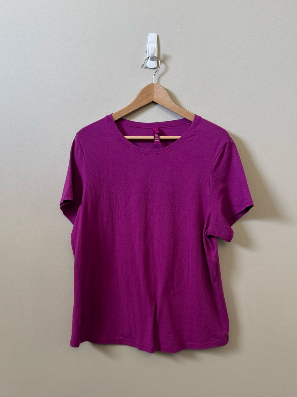 SKIMS women’s short sleeve crewneck t-shirt - Magenta Berry purple